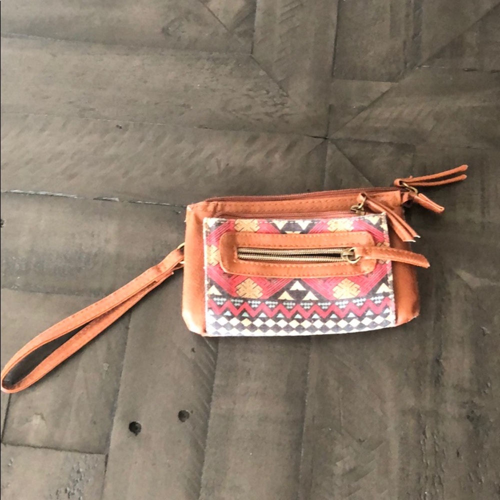Zipper patterned clutch